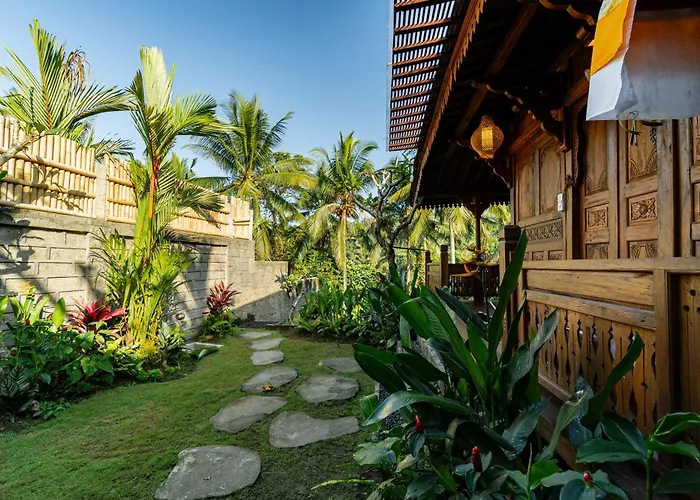 Villa Madani Antique