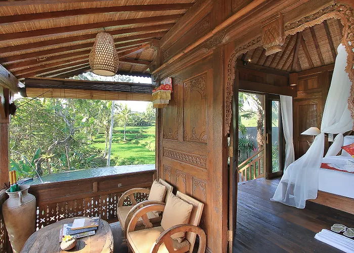 Villa Madani Antique