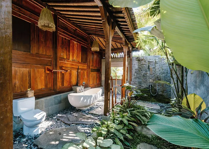 Villa Madani Antique