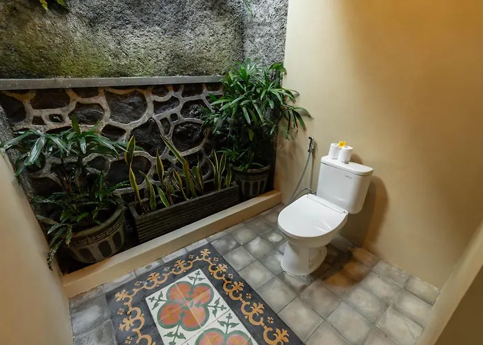 Villa Madani Antique